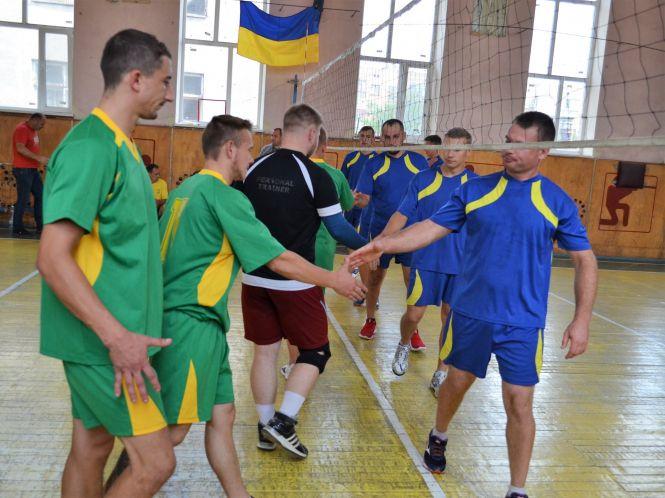 Новини Козятина - фото з У Козятині змагались волейболісти. Хто переміг? У Козятині змагались волейболісти. Хто переміг?, фото №4 на сайті 20minut.ua