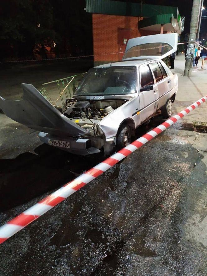 Новини Хмельницького - фото з На Львівському шосе "Славута" злетіла з дороги (ФОТО) На Львівському шосе "Славута" злетіла з дороги (ФОТО), фото №1 на сайті vsim.ua