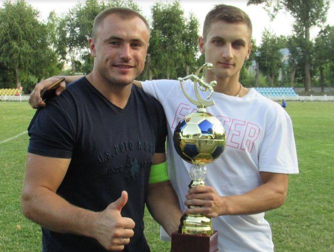 Новини Козятина - фото з Футболісти козятинського «Моноліта» — володарі суперкубка Футболісти козятинського «Моноліта» — володарі суперкубка, фото №10 на сайті 20minut.ua