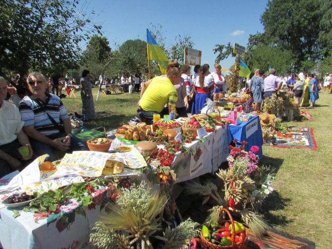 Новини Козятина - фото з В Білопіллі на Спаса Вінниччина святкувала день обрядових хлібів (ФОТО)