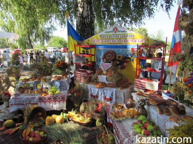 Новини Козятина - фото з В Білопіллі на Спаса Вінниччина святкувала день обрядових хлібів (ФОТО)