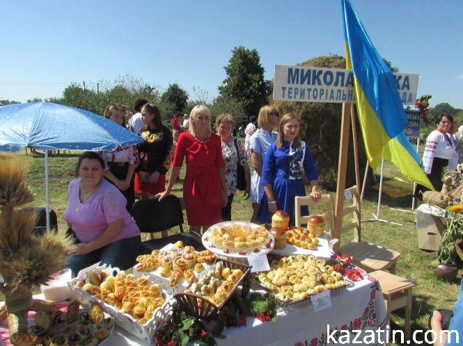 Новини Козятина - фото з В Білопіллі на Спаса Вінниччина святкувала день обрядових хлібів (ФОТО)