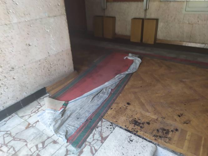 В центрі Хмельницького горів офіс. Людей спускали по драбині, фото №1 на сайті vsim.ua