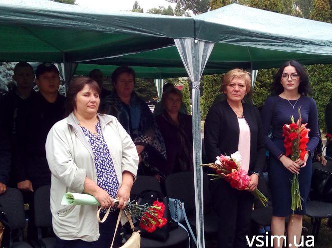 Новини Хмельницького - фото з Квіти для загиблих та зброя для молодих: що відбувалося на Зарічанській (ФОТО, ВІДЕО) Квіти для загиблих та зброя для молодих: що відбувалося на Зарічанській (ФОТО, ВІДЕО), фото №2 на сайті vsim.ua