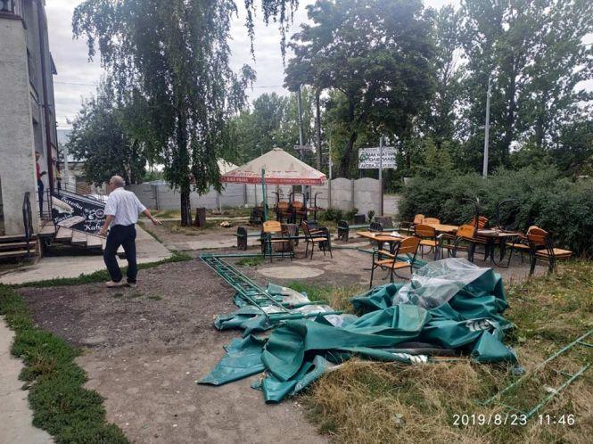 На вул. Лук’яновича демонтували незаконний літній майданчик, фото №1 на сайті 20minut.ua