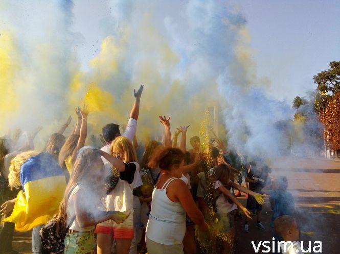 У центрі Хмельницького влаштували кольоровий пробіг свободи (ФОТО, ВІДЕО), фото №8 на сайті vsim.ua
