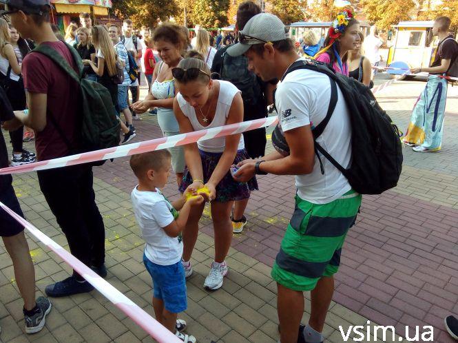 У центрі Хмельницького влаштували кольоровий пробіг свободи (ФОТО, ВІДЕО), фото №4 на сайті vsim.ua