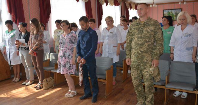 Новини Вінниці - фото з «Він сам пішов у військкомат…» Портрет нацгвардійця написали на стіні будинку «Він сам пішов у військкомат…» Портрет нацгвардійця написали на стіні будинку, фото №9 на сайті 20minut.ua