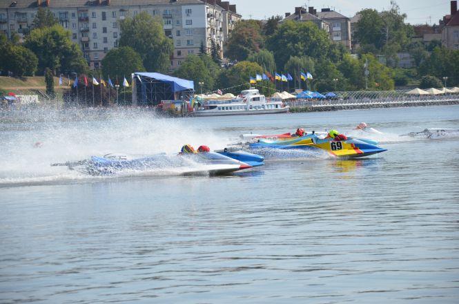 На чемпіонаті світу з водно-моторного спорту у Тернополі перемогли італієць, поляк та угорець, фото №5 на сайті 20minut.ua
