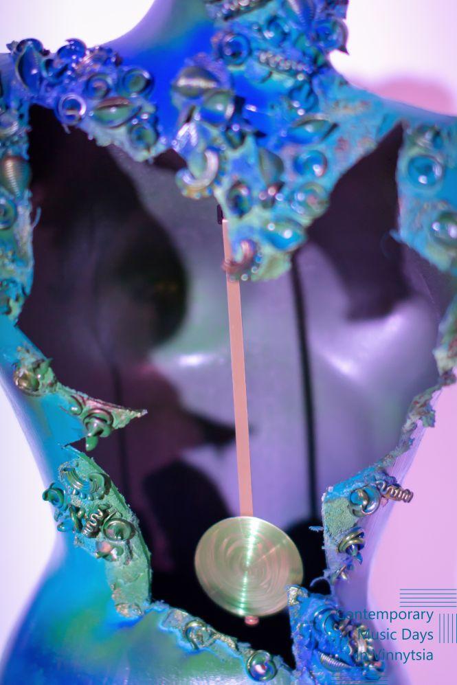 Містично-химерний світ жінок, оголені бюсти з мушлями та гра стихій! Чим шокувала «Леді Лазарус»?, фото №6 на сайті 20minut.ua