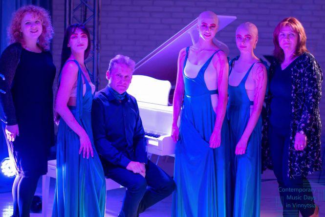 Містично-химерний світ жінок, оголені бюсти з мушлями та гра стихій! Чим шокувала «Леді Лазарус»?, фото №1 на сайті 20minut.ua