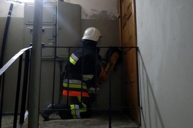 Новини Хмельницького - фото з У Нетішині зі зачиненої квартири врятували двох маленьких дітей У Нетішині зі зачиненої квартири врятували двох маленьких дітей, фото №2 на сайті vsim.ua