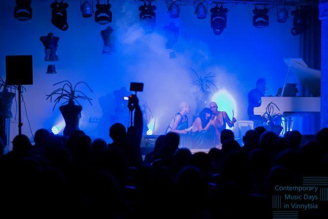 Містично-химерний світ жінок, оголені бюсти з мушлями та гра стихій! Чим шокувала «Леді Лазарус»?, фото №16 на сайті 20minut.ua