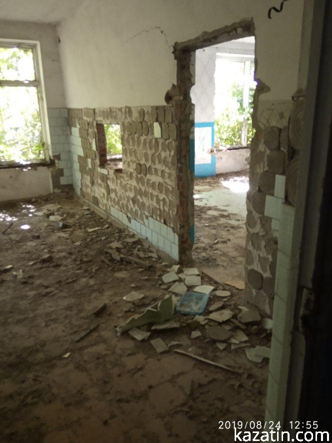 Новини Козятина - фото з Фото дня: у Блажіївці школу «розбомбили» і без війни Фото дня: у Блажіївці школу «розбомбили» і без війни, фото №20 на сайті 20minut.ua