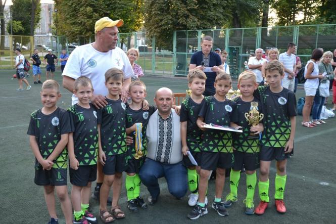 Новини Хмельницького - фото з Фестиваль вуличного футболу: визначилися кращі команди Хмельницького Фестиваль вуличного футболу: визначилися кращі команди Хмельницького, фото №5 на сайті vsim.ua