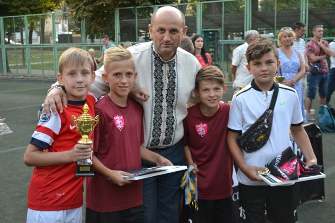 Новини Хмельницького - фото з Фестиваль вуличного футболу: визначилися кращі команди Хмельницького Фестиваль вуличного футболу: визначилися кращі команди Хмельницького, фото №4 на сайті vsim.ua