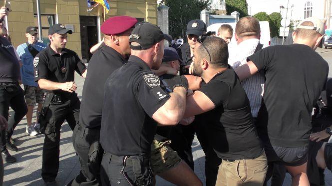 Уроки толерантності: чи можна принижувати людину, якщо вона інша?, фото №1 на сайті 20minut.ua