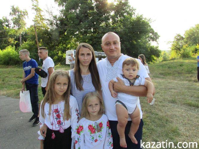 Новини Козятина - фото з Концерт, юшка та салют: як святкували День села у Махаринцях Концерт, юшка та салют: як святкували День села у Махаринцях, фото №9 на сайті 20minut.ua