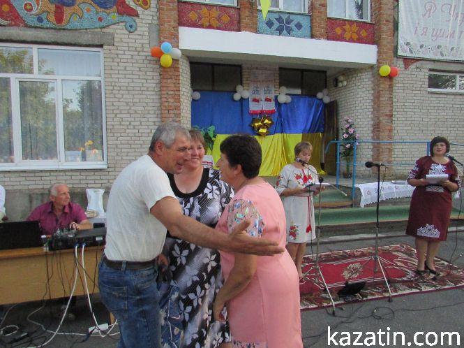 Новини Козятина - фото з Концерт, юшка та салют: як святкували День села у Махаринцях Концерт, юшка та салют: як святкували День села у Махаринцях, фото №23 на сайті 20minut.ua