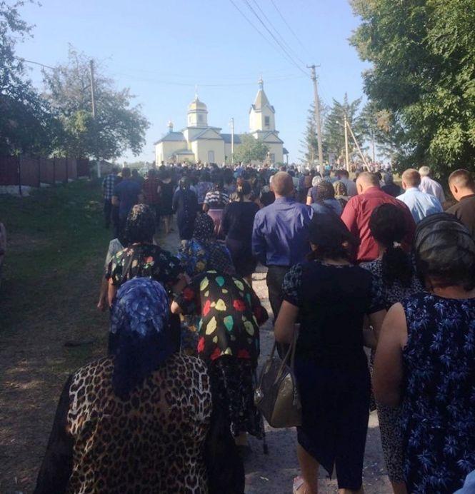 Новини Тернополя - фото з Лановеччина провела в останню дорогу ще одного Героя Лановеччина провела в останню дорогу ще одного Героя, фото №7 на сайті 20minut.ua