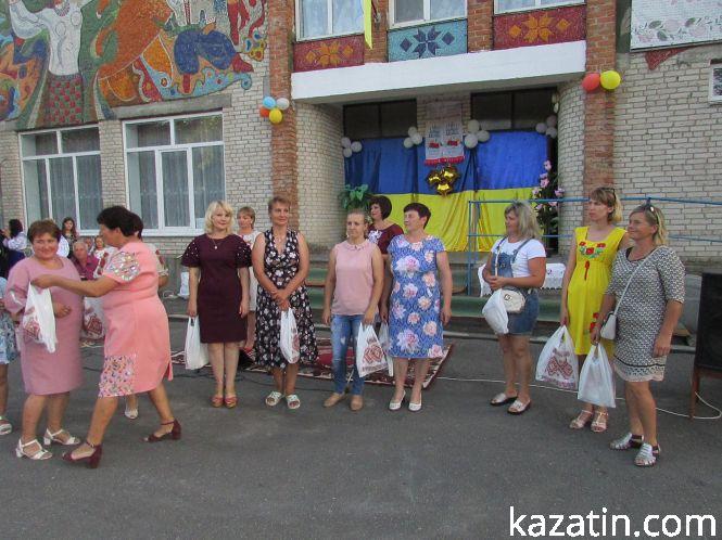 Новини Козятина - фото з Концерт, юшка та салют: як святкували День села у Махаринцях Концерт, юшка та салют: як святкували День села у Махаринцях, фото №25 на сайті 20minut.ua