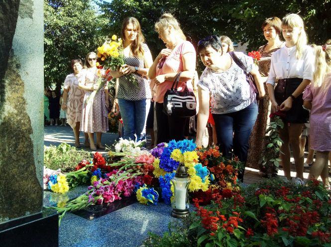 Козятинчани вшанували загиблих на війні героїв (ФОТО), фото №10 на сайті 20minut.ua