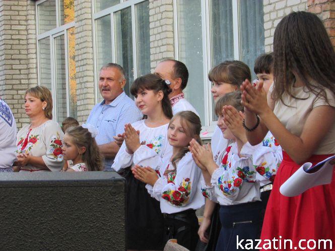 Новини Козятина - фото з Концерт, юшка та салют: як святкували День села у Махаринцях Концерт, юшка та салют: як святкували День села у Махаринцях, фото №27 на сайті 20minut.ua