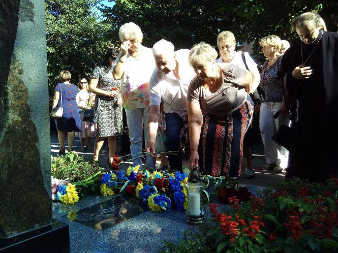 Козятинчани вшанували загиблих на війні героїв (ФОТО), фото №6 на сайті 20minut.ua