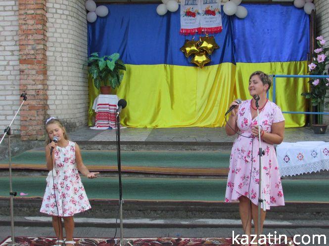 Новини Козятина - фото з Концерт, юшка та салют: як святкували День села у Махаринцях Концерт, юшка та салют: як святкували День села у Махаринцях, фото №11 на сайті 20minut.ua