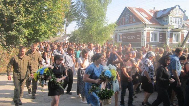 Новини Тернополя - фото з Лановеччина провела в останню дорогу ще одного Героя Лановеччина провела в останню дорогу ще одного Героя, фото №3 на сайті 20minut.ua