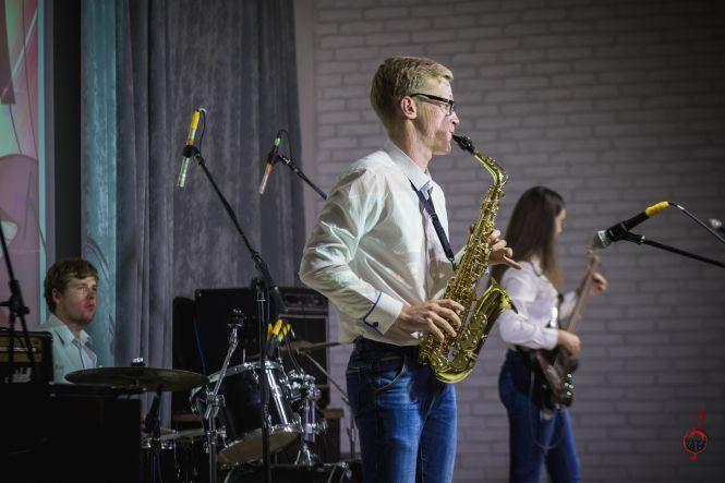 Новини Вінниці - фото з 20 тисяч гривень у Вінниці можуть виграти діти і молодь, які співають та грають джаз. Прийом заявок – до 11 вересня 20 тисяч гривень у Вінниці можуть виграти діти і молодь, які співають та грають джаз. Прийом заявок – до 11 вересня, фото №4 на сайті 20minut.ua