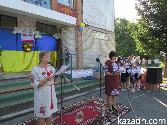 Новини Козятина - фото з Концерт, юшка та салют: як святкували День села у Махаринцях Концерт, юшка та салют: як святкували День села у Махаринцях, фото №2 на сайті 20minut.ua