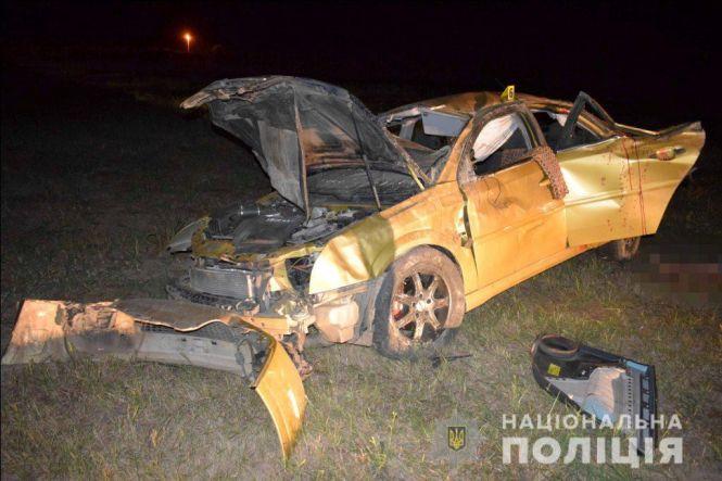 Новини Вінниці - фото з Троє постраждалих та двоє загиблих. Під Ладижином у кювет злетів легковик (ОНОВЛЕНО) Троє постраждалих та двоє загиблих. Під Ладижином у кювет злетів легковик (ОНОВЛЕНО), фото №2 на сайті 20minut.ua