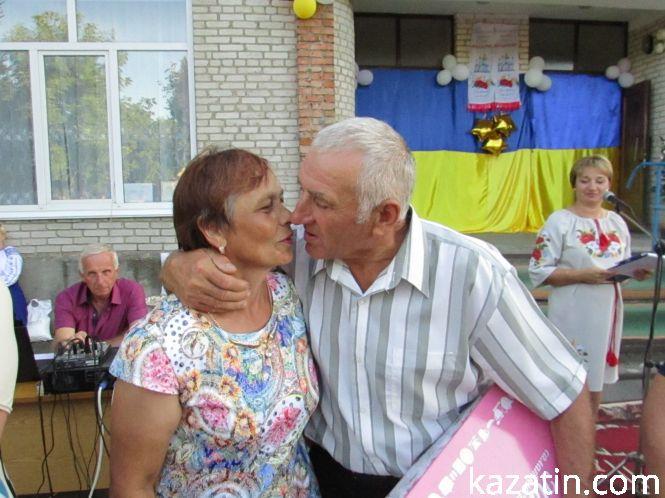 Новини Козятина - фото з Концерт, юшка та салют: як святкували День села у Махаринцях Концерт, юшка та салют: як святкували День села у Махаринцях, фото №19 на сайті 20minut.ua