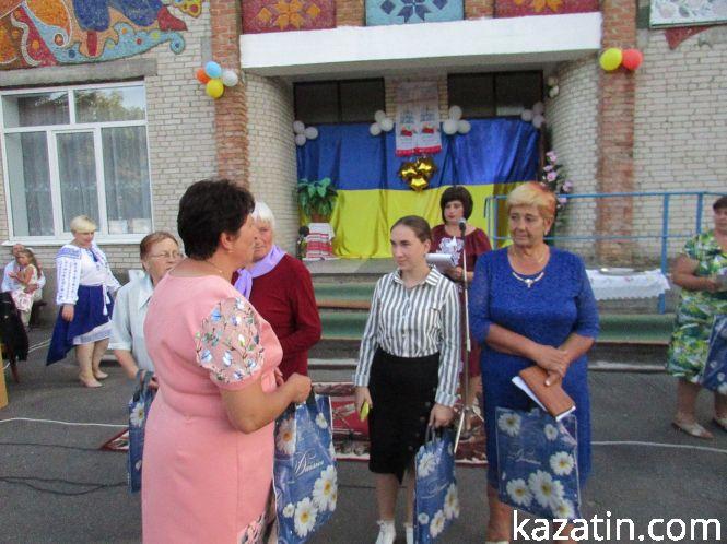 Новини Козятина - фото з Концерт, юшка та салют: як святкували День села у Махаринцях Концерт, юшка та салют: як святкували День села у Махаринцях, фото №24 на сайті 20minut.ua