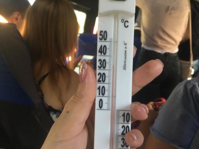 Спекотно, як в Еміратах: яка температура в громадському транспорті Хмельницького, фото №2 на сайті vsim.ua