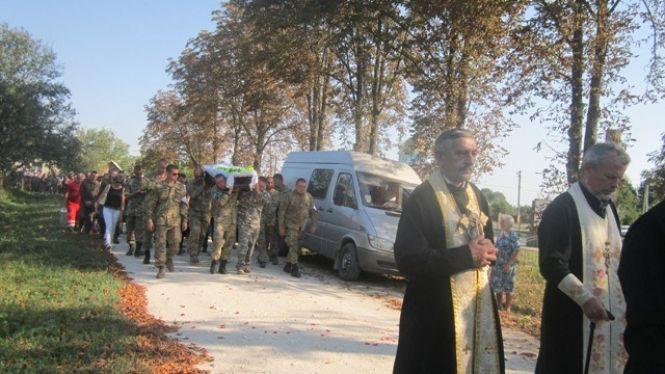 Новини Тернополя - фото з Лановеччина провела в останню дорогу ще одного Героя Лановеччина провела в останню дорогу ще одного Героя, фото №4 на сайті 20minut.ua