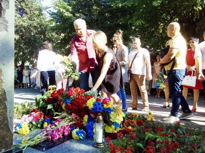 Козятинчани вшанували загиблих на війні героїв (ФОТО), фото №12 на сайті 20minut.ua