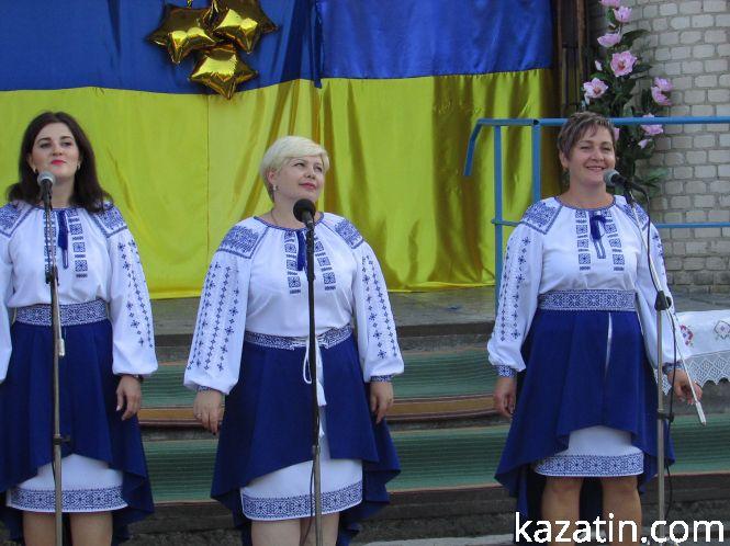 Новини Козятина - фото з Концерт, юшка та салют: як святкували День села у Махаринцях Концерт, юшка та салют: як святкували День села у Махаринцях, фото №10 на сайті 20minut.ua