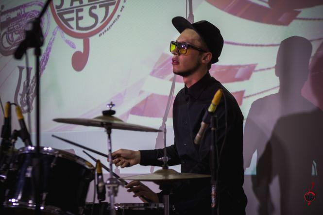 Новини Вінниці - фото з 20 тисяч гривень у Вінниці можуть виграти діти і молодь, які співають та грають джаз. Прийом заявок – до 11 вересня 20 тисяч гривень у Вінниці можуть виграти діти і молодь, які співають та грають джаз. Прийом заявок – до 11 вересня, фото №2 на сайті 20minut.ua