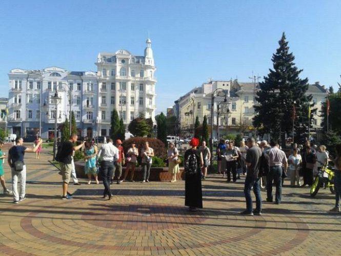 Мітинг біля мерії:  до півсотні людей виступають проти земельного податку, фото №3 на сайті 20minut.ua