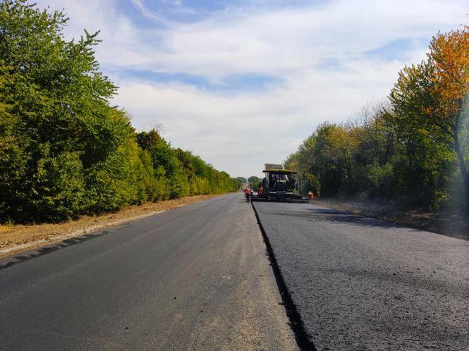 Новини Вінниці - фото з Під Гайсином почали ремонтувати дорогу. Що там планують зробити? Під Гайсином почали ремонтувати дорогу. Що там планують зробити?, фото №3 на сайті 20minut.ua