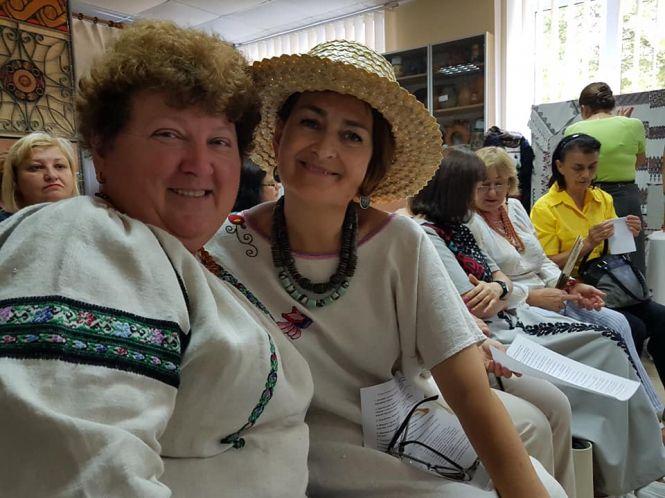 Навчать як вишити першу борщівську сорочку, фото №4 на сайті 20minut.ua