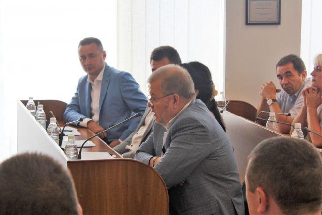 Новини Вінниці - фото з Спробу зниження земельного податку назвали «популізмом, що нашкодить освітянам» Спробу зниження земельного податку назвали «популізмом, що нашкодить освітянам», фото №2 на сайті 20minut.ua