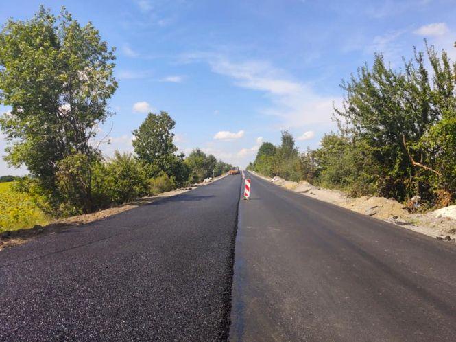 Новини Вінниці - фото з Біля Шаргорода відремонтували 3 кілометри дороги. Дають 5 років гарантії Біля Шаргорода відремонтували 3 кілометри дороги. Дають 5 років гарантії, фото №3 на сайті 20minut.ua