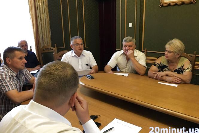 Новини Тернополя - фото з Скандал в оркестрі, примусовий бенкет для вчителів та нові маршрути. ТОП-5 новин тижня Скандал в оркестрі, примусовий бенкет для вчителів та нові маршрути. ТОП-5 новин тижня, фото №4 на сайті 20minut.ua