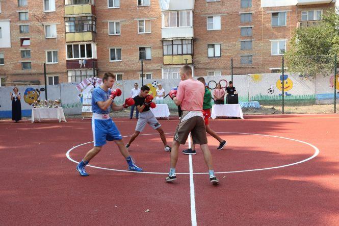 У Хмельницькому відкрили спортивний майданчик за 1,45 мільйона, фото №3 на сайті vsim.ua
