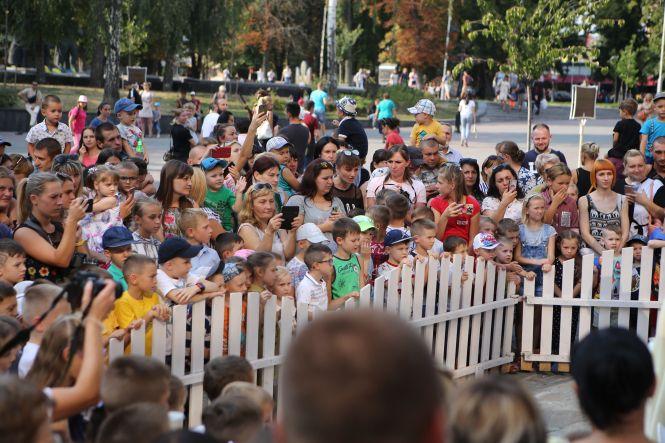 ФОТО ДНЯ. У центрі Вінниці влаштували шоу з трансформерами, фото №2 на сайті 20minut.ua