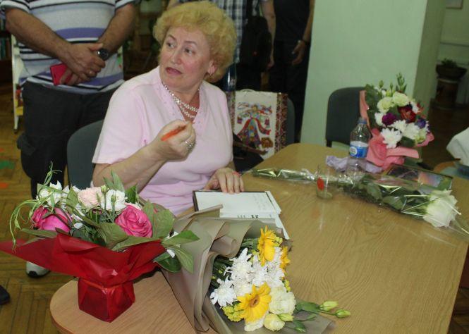 Новини Вінниці - фото з «У Вінниці я не була 25 років». Книгу «Пальто мадам Гройсман…» читачі розкупили вмить «У Вінниці я не була 25 років». Книгу «Пальто мадам Гройсман…» читачі розкупили вмить, фото №11 на сайті 20minut.ua