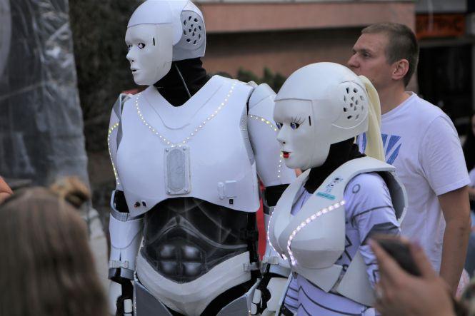 ФОТО ДНЯ. У центрі Вінниці влаштували шоу з трансформерами, фото №4 на сайті 20minut.ua